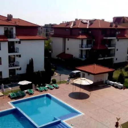 Apartment Stylish, 1 Bed With Pool Views