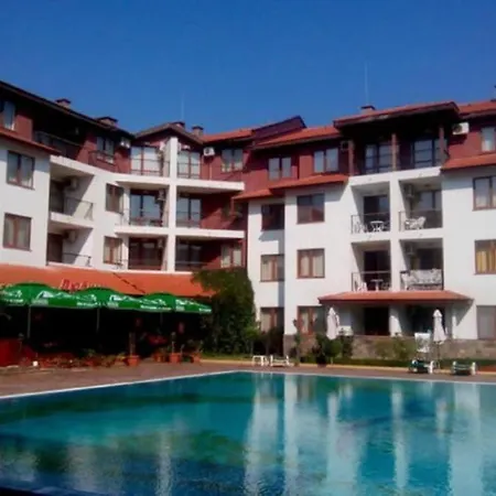 Stylish, 1 Bed With Pool Views *